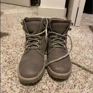 Combat style boots